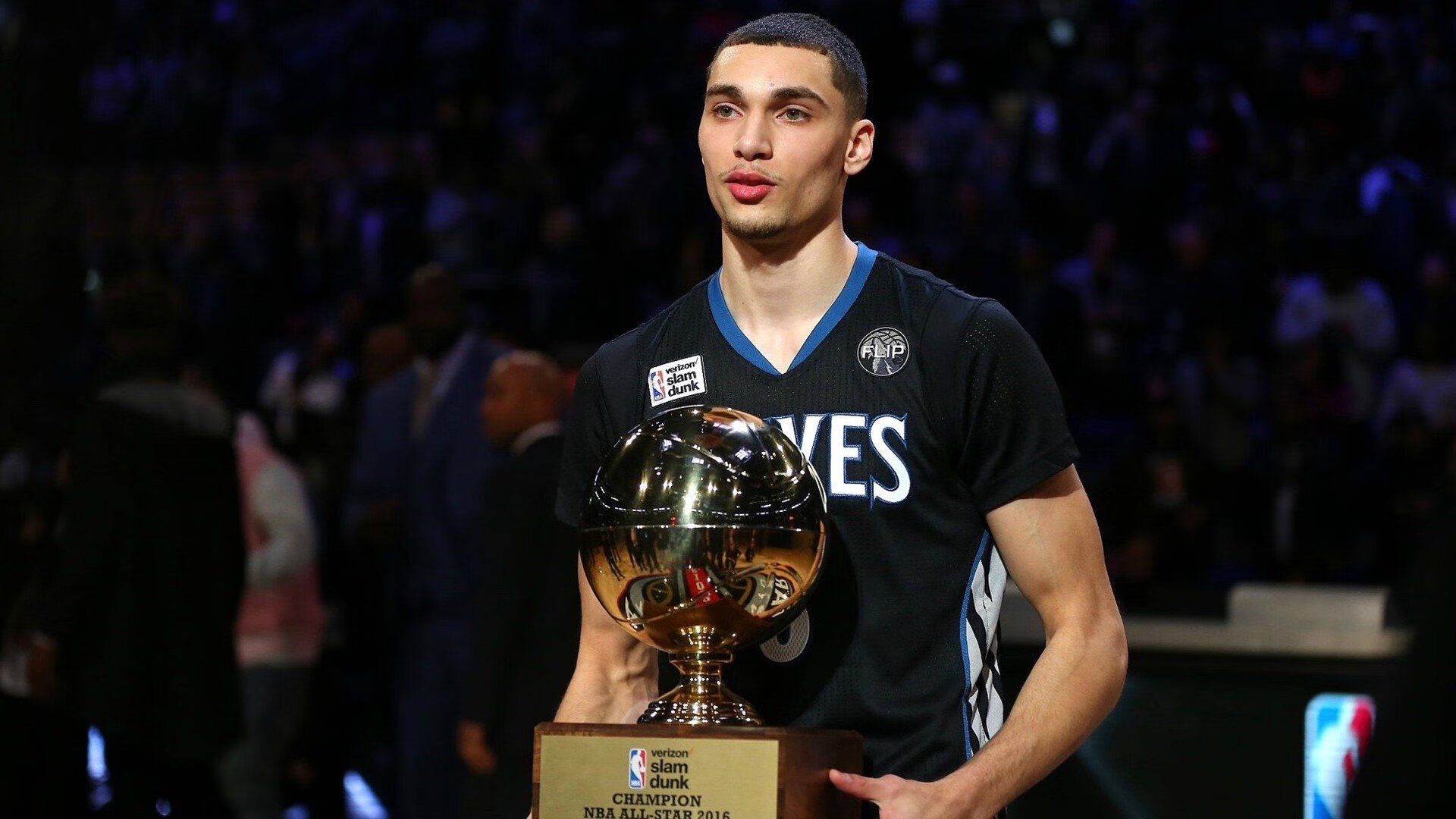 《Dota2》荣耀之巅总决赛，引爆电竞激情，谁将夺冠？